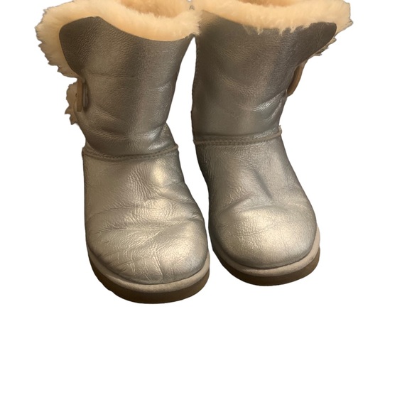 Ugg Mini Silver Metallic Glitter Button Boot Size 6 - Picture 7 of 11